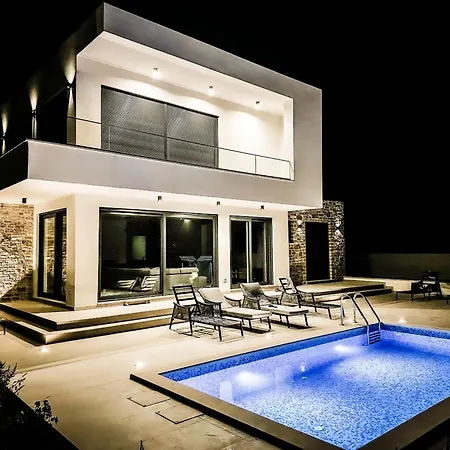 Hills North - Luxury