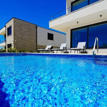 Hills North - Luxury - Sea View Villa
