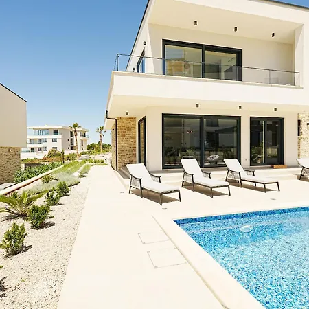 Hills North - Luxury - Sea View