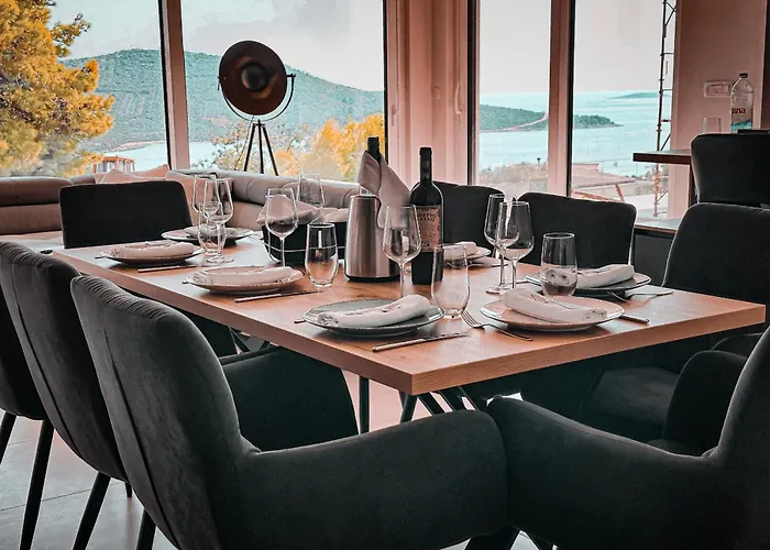 Hills North - Luxury - Sea View