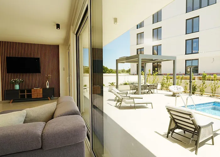 Hills North - Luxury - Sea View