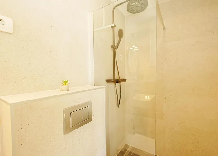 Hills North - Luxury - Sea View 普利莫顿